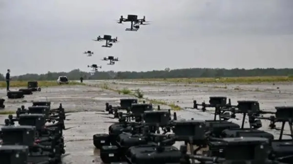 Розвідувальні дрони DJI Matrice 300, придбані в рамках програми "Армія дронів" перед відправкою на передову