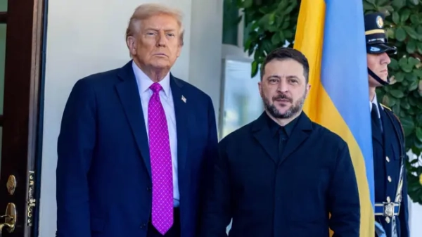 Трамп та Зеленський, позаду український прапор