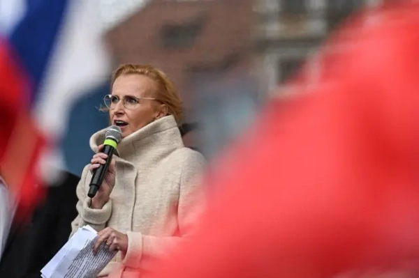Лідер руху &quot;Досить!&quot; Катержина Кінцева виступає на мітингу