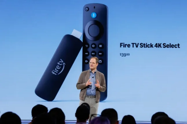 Ейдан Маркус, віцепрезидент Fire TV, анонсує Fire TV Stick 4K Select під час заходу Amazon, присвяченого демонстрації нових продуктів у Нью-Йорку, США, 30 вересня 2025 року. REUTERS/Kylie Cooper