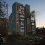 Ракетна атака на Тернопіль: президент заявив про людей, що залишаються…