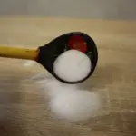 Що буде, якщо повністю відмовитись від солі на місяць: наслідки