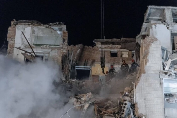 Тернопіль: ще понад 20 людей можуть перебувати під завалами будинку