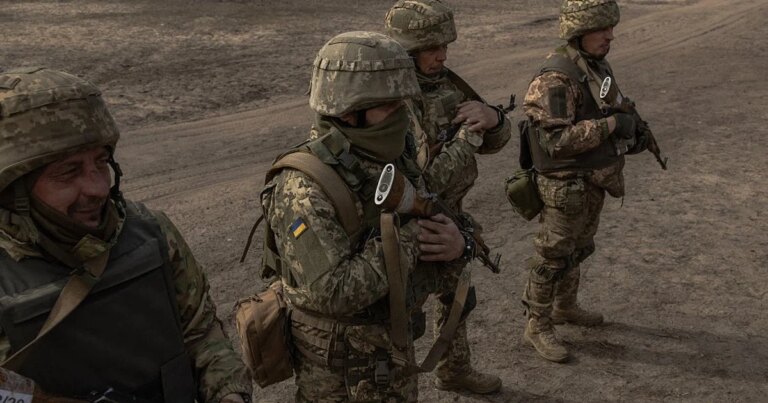Зарплату військовослужбовцям на передовій можуть збільшити: що відомо 1