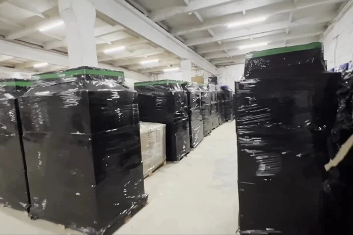 ДБР ліквідувало найбільшу контрабандну тютюнову фабрику за всю&hellip;