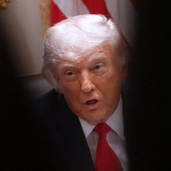 WP: Бажання надрукувати Трампа на доларах за його життя