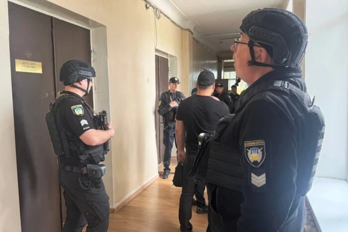 ПОРТАЛ новин 59 Стрілянина в будівлі місцевої влади на Кіровоградщині: одна…