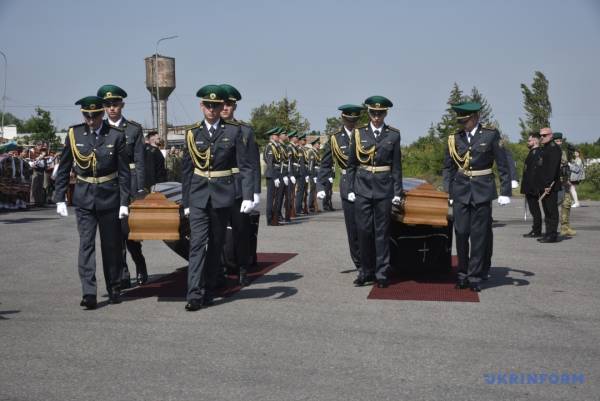 Пане полковнику Мельник, ласкаво просимо до України! 29