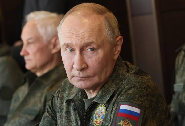 Це вже зараз може остаточно зупинити Путіна: колишній член парламенту НАТО назвав 3 сценарії 19 Це вже зараз може остаточно зупинити Путіна: колишній член парламенту НАТО назвав 3 сценарії 19