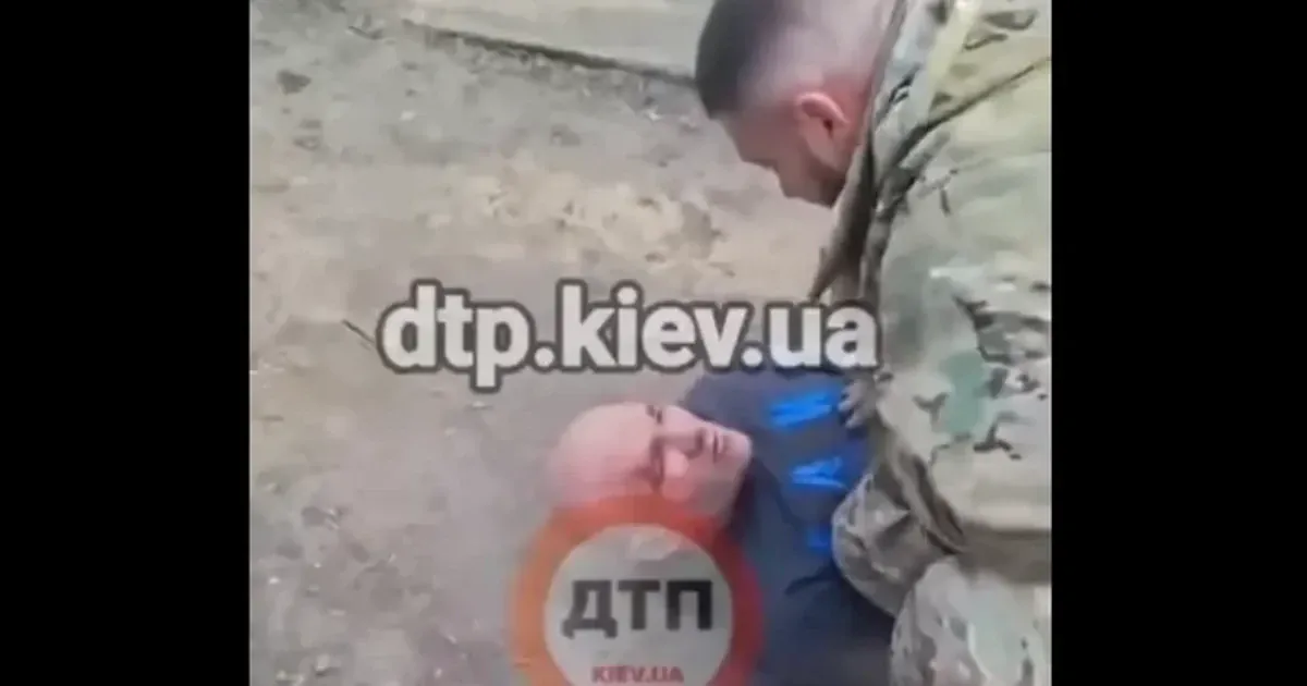 «Відчуй, що таке війна»: у мережі спалахнув скандал через жорстоке побиття військового