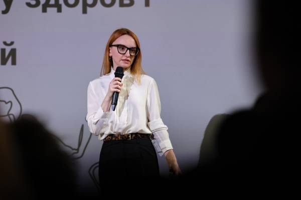 В Києві представили ініціативу з покращення психологічного та тілесного самопочуття дітей з областей, що межують з лінією фронту. 14 В Києві представили ініціативу з покращення психологічного та тілесного самопочуття дітей з областей, що межують з лінією фронту. 14