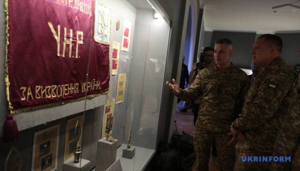 У Києві презентували експозицію, присвячену сторіччю трагічної смерті Симона Петлюри 14 У Києві презентували експозицію, присвячену сторіччю трагічної смерті Симона Петлюри 14