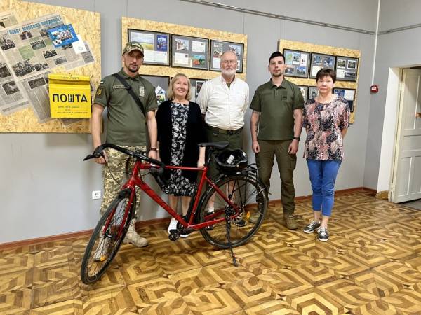 Херсонський музей: морська амфора, воєнні трофеї та велосипед від шведа 11 Херсонський музей: морська амфора, воєнні трофеї та велосипед від шведа 11