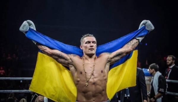 ПОРТАЛ новин 75 Олександр Усик здобув перемогу нокаутом над Марко Верховеном, ставши об’єднаним чемпіоном світу в боксі.