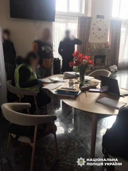 Поліція провела 44 обшуки у посадовців ТЦК через незаконне збагачення та недостовірні відомості в деклараціях 14