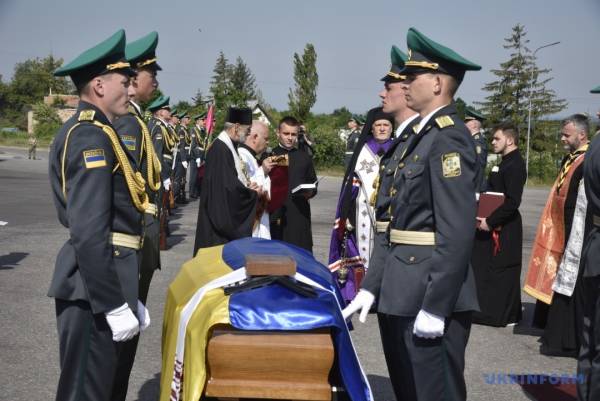 Пане полковнику Мельник, ласкаво просимо до України! 21