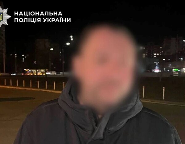 Забрав телефон і втік: мешканцю Києва загрожує 10 років ув’язнення за напад на 18-річного юнака