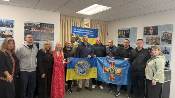 Українські військові та американські ветерани долучилися до пробігу на вшанування пам'яті полеглих. 11 Українські військові та американські ветерани долучилися до пробігу на вшанування пам'яті полеглих. 11