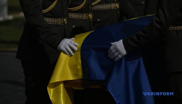 ПОРТАЛ новин 54 Лідера ОУН Андрія Мельника та його дружину перепоховали…