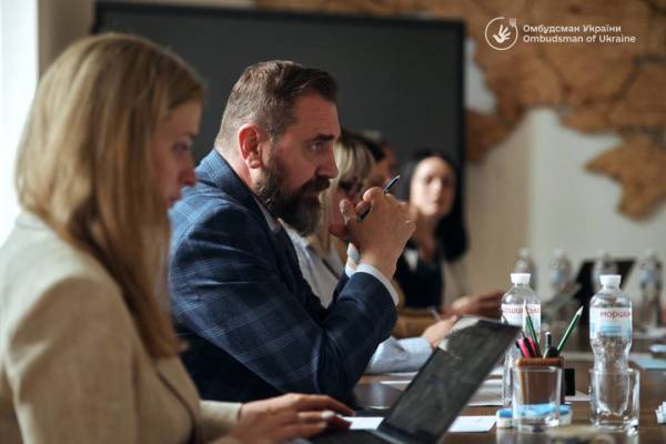 Лубінець звернув увагу Лісового на труднощі з реформою старшої школи та підготовкою до НМТ. 7 Лубінець звернув увагу Лісового на труднощі з реформою старшої школи та підготовкою до НМТ. 7