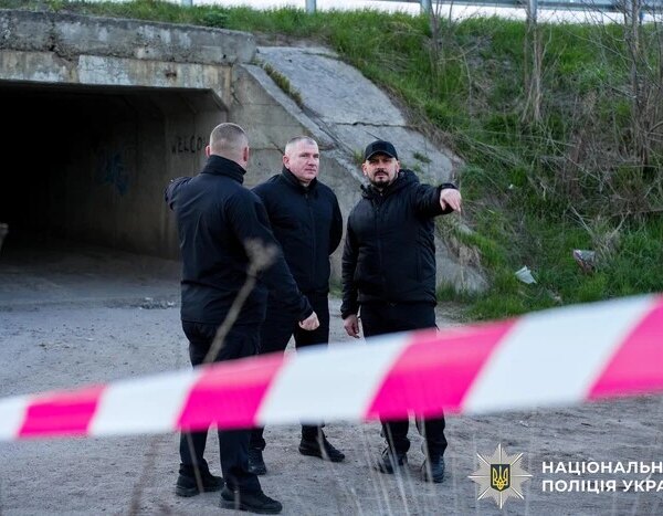 На Рівненщині громадянин вчинив стрілянину у бік представників ЗСУ та правоохоронців, внаслідок чого є постраждалі.