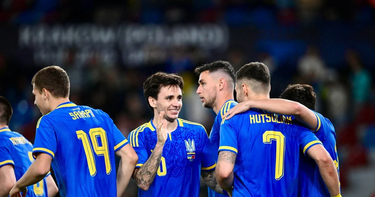 Збірна України з футболу Збірна України з футболу