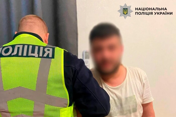 ПОРТАЛ новин 61 Киянин отримав ножове поранення на столичному Подолі, нападника…