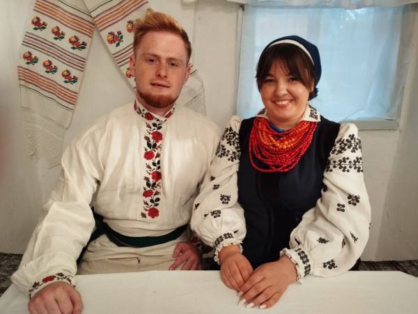 Як вінницькі майстрині вплітали жіночу сутність у вишиванку 10 Як вінницькі майстрині вплітали жіночу сутність у вишиванку 10