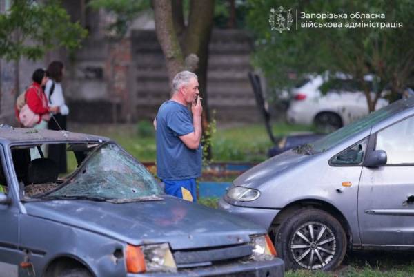 Ворог завдав удару по житловому будинку в Запоріжжі: припинено подачу газу, є жертви 22 Ворог завдав удару по житловому будинку в Запоріжжі: припинено подачу газу, є жертви 22