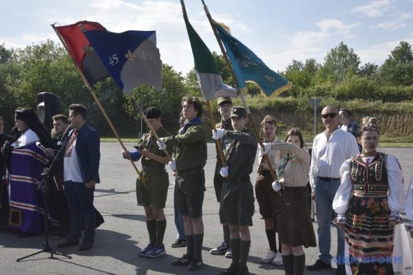 Пане полковнику Мельник, ласкаво просимо до України! 26