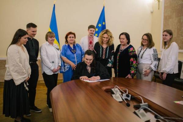 Українська вишиванка внесена до списку нематеріальної культурної спадщини людства ЮНЕСКО 6 Українська вишиванка внесена до списку нематеріальної культурної спадщини людства ЮНЕСКО 6
