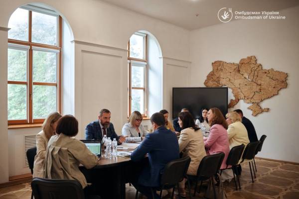Лубінець звернув увагу Лісового на труднощі з реформою старшої школи та підготовкою до НМТ. 8 Лубінець звернув увагу Лісового на труднощі з реформою старшої школи та підготовкою до НМТ. 8