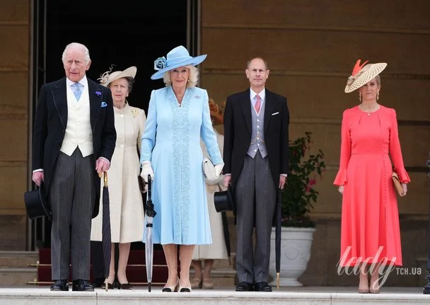 The Royal Family at a garden party / © Associated Press