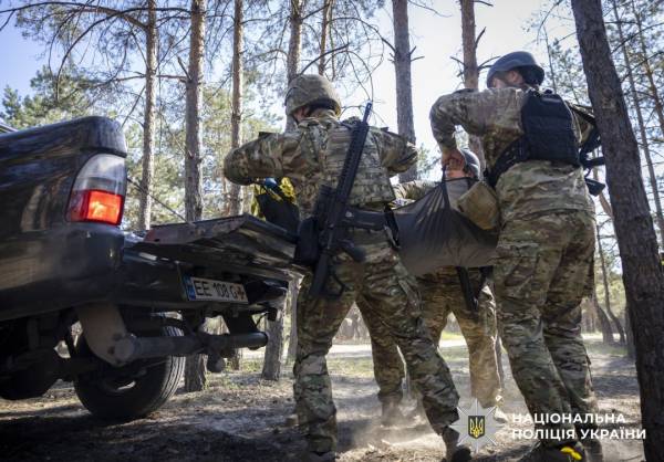 Перший загін патрульних поліцейських закінчив посилені тренування на полігонах 21 Перший загін патрульних поліцейських закінчив посилені тренування на полігонах 21