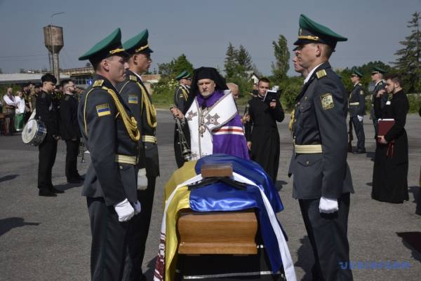 Пане полковнику Мельник, ласкаво просимо до України! 22