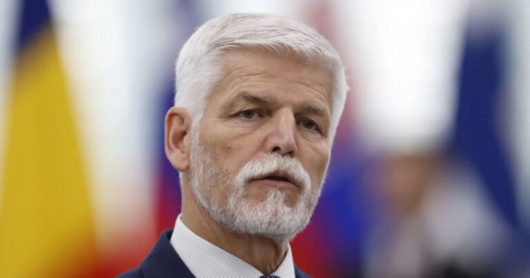 Україна не повинна йти на невигідний мир, застеріг президент Чехії щодо наслідків 7 Україна не повинна йти на невигідний мир, застеріг президент Чехії щодо наслідків 5