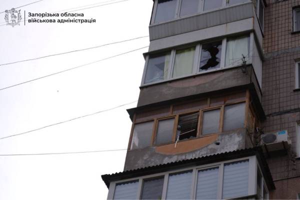 Запоріжжя знову під обстрілом: двоє загиблих у промисловій зоні 12