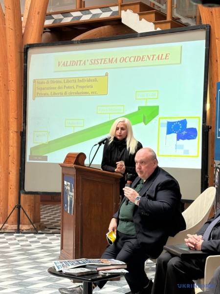 Ольгу Звонарьову, журналістку Укрінформу, відзначено військовою премією Монтекатіні, що в Італії. 8