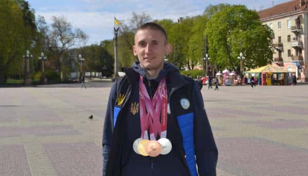 «Незабутні почуття, коли на арені лунає гімн України», – паралімпієць Тарас Радь 10