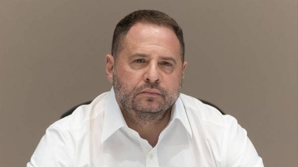 “Поважна й патріотична особа”: Єрмак прокоментував плітки щодо поїздки його батька до&hellip;