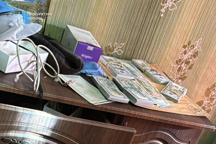 ПОРТАЛ новин 62 У Києві «агенти СБУ» видурили у двох пенсіонерок…