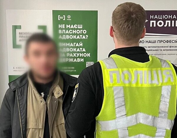 ПОРТАЛ новин 85 Вирвав сумку з руки перехожої: за нахабний грабунок киянин отримає шість років ув’язнення
