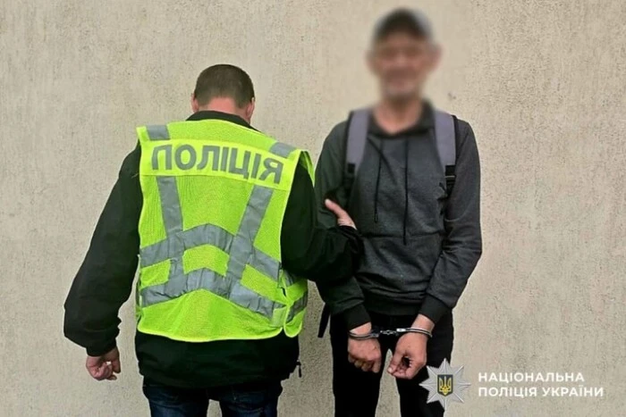 Зробив подарунок співмешканці: у Києві затримано підозрюваного у&hellip;