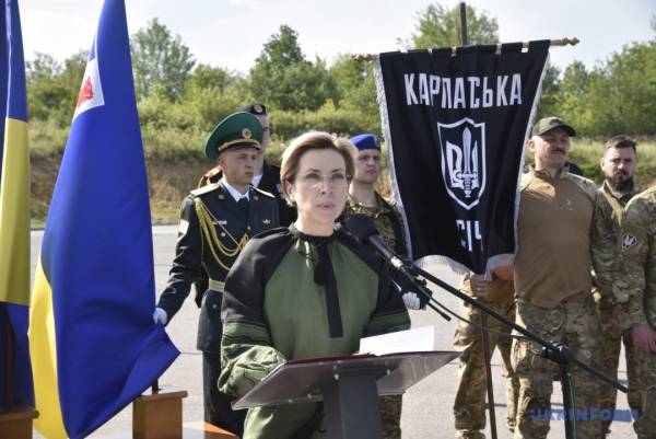 Пане полковнику Мельник, ласкаво просимо до України! 23