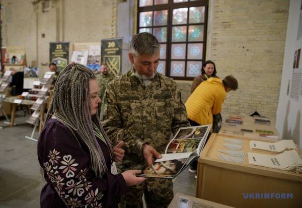 На Книжковому Арсеналі в Києві розпочалася подія 30 На Книжковому Арсеналі в Києві розпочалася подія 30