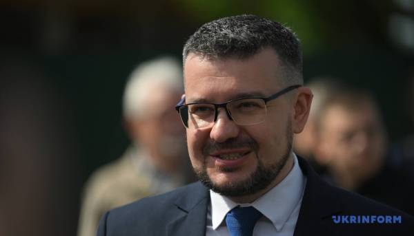 Лідера ОУН Андрія Мельника та його дружину перепоховали на Національному військовому меморіалі. 27 Лідера ОУН Андрія Мельника та його дружину перепоховали на Національному військовому меморіалі. 27