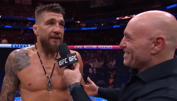 Ярослав Амосов другий раз поспіль здобув перемогу в UFC