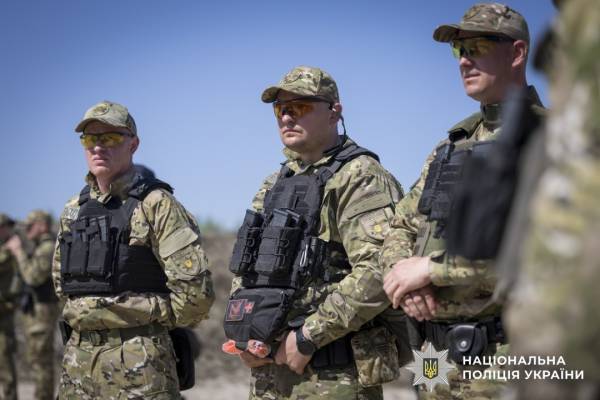 Перший загін патрульних поліцейських закінчив посилені тренування на полігонах 18 Перший загін патрульних поліцейських закінчив посилені тренування на полігонах 18