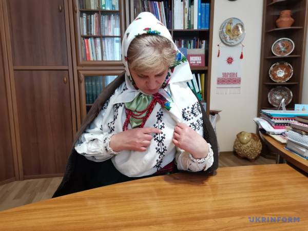 Як вінницькі майстрині вплітали жіночу сутність у вишиванку 12 Як вінницькі майстрині вплітали жіночу сутність у вишиванку 12