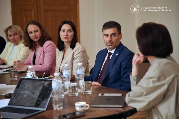 Лубінець звернув увагу Лісового на труднощі з реформою старшої школи та підготовкою до НМТ. 6 Лубінець звернув увагу Лісового на труднощі з реформою старшої школи та підготовкою до НМТ. 6